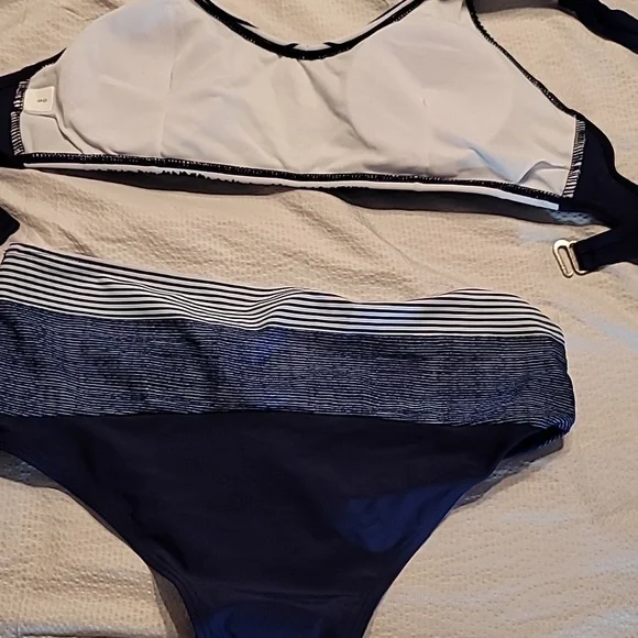 NWOT lines of design angled slimming bust enhancing bikini swim suit halter - Picture 9 of 11